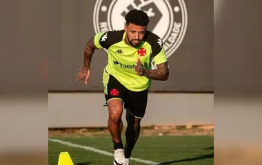 Paulinho, do Vasco, volta a treinar com elenco