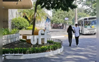 Professores da UFF aderem à greve nacional