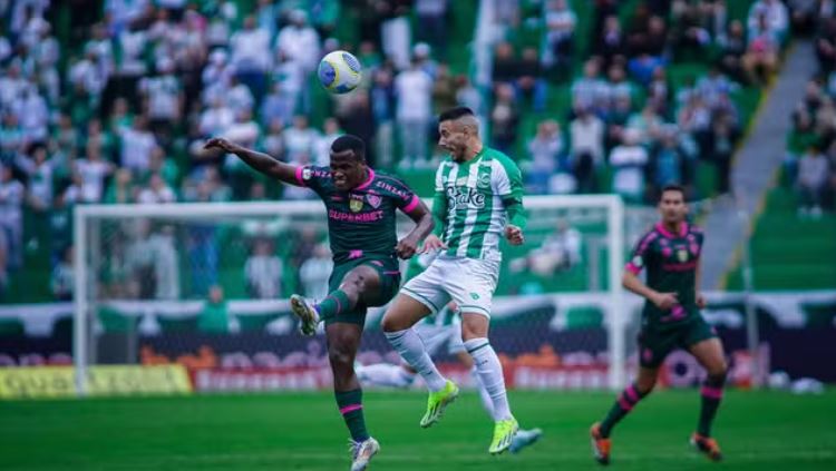 Fluminense sofre apagão, cede dois gols em sequência e perde para o ...