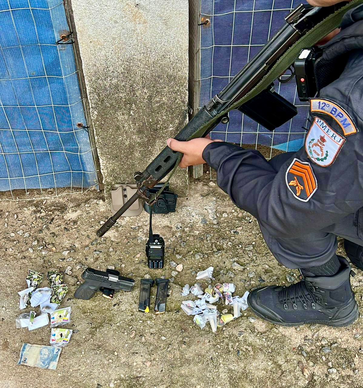 Polícia Militar Prende Dois Suspeitos De Tráfico De Drogas No Jacaré Niterói O São Gonçalo