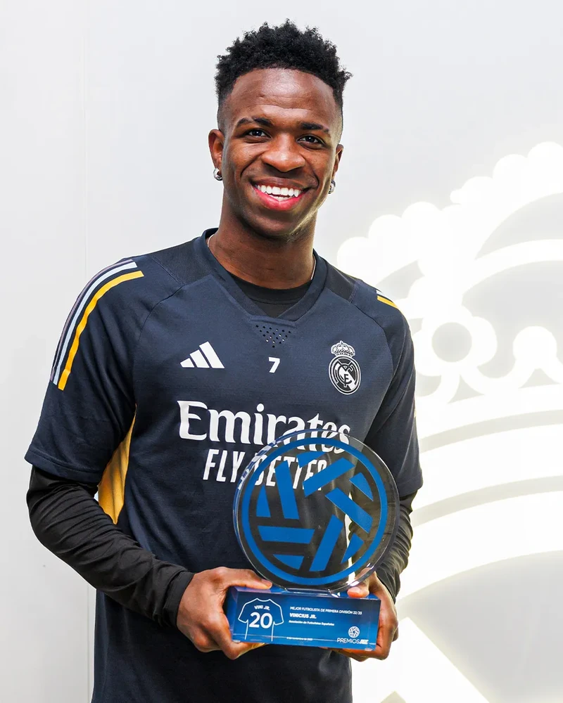 Vinícius Júnior é eleito o melhor jogador jovem da Champions