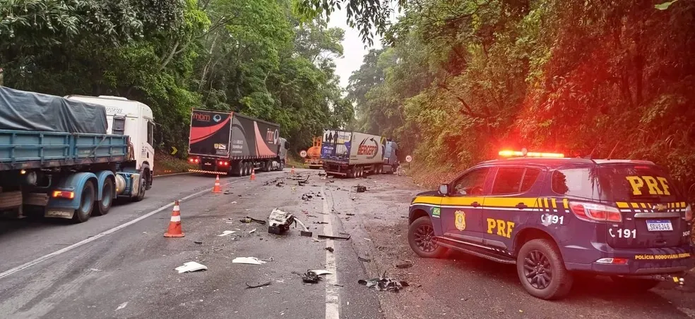 O tráfego precisou ser completamente bloqueado a partir do Km 233,5