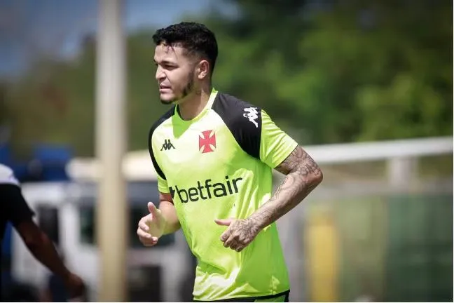 Adson sofre nova lesão e desfalcará o Vasco