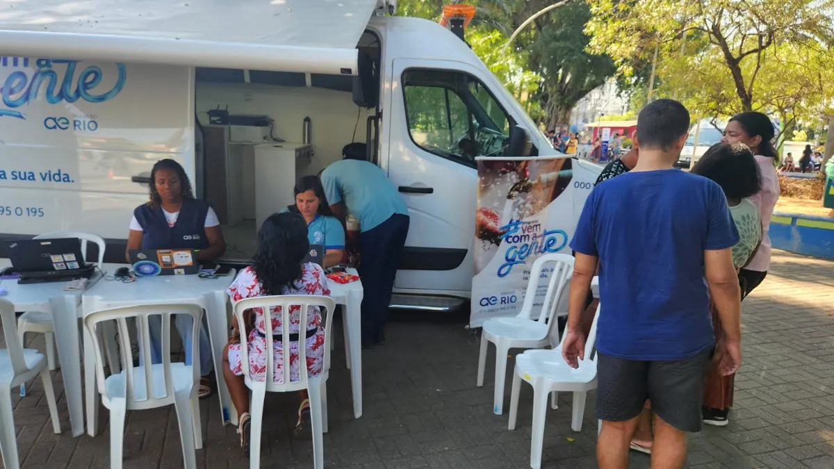 As solicitações que não puderem ser solucionadas no local serão direcionadas para as equipes operacionais da Águas do Rio