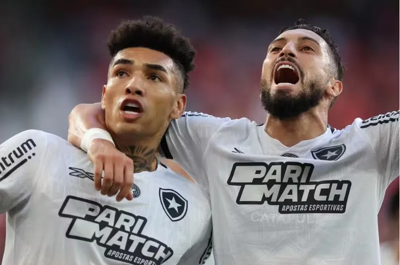 Igor Jesus e Alex Telles estarão à disposição do Botafogo para o último compromisso antes da Copa do Mundo de Clubes