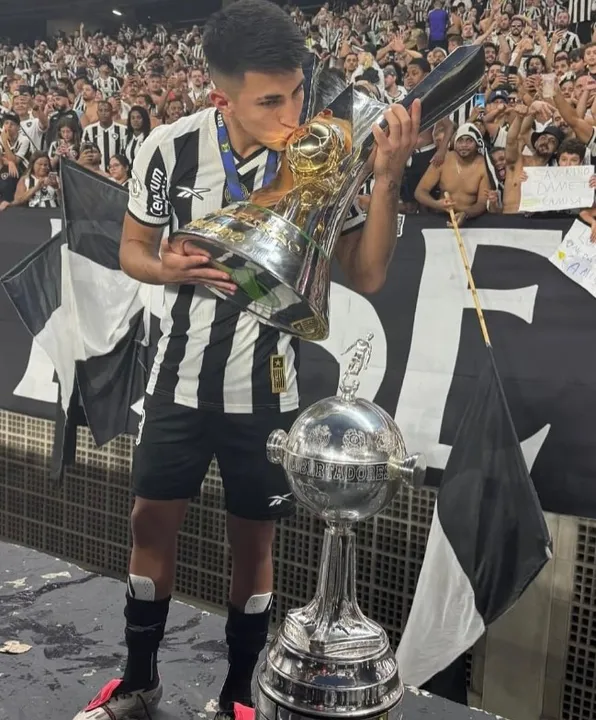 Almada foi um dos grandes nomes do Botafogo