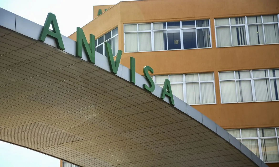 Anvisa anuncia suspensão de lotes de suplemento