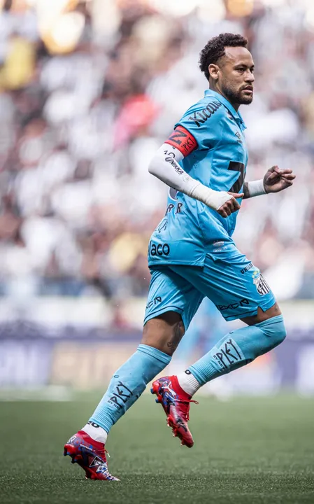 Neymar não teve destaque no jogo contra o Atlético-MG