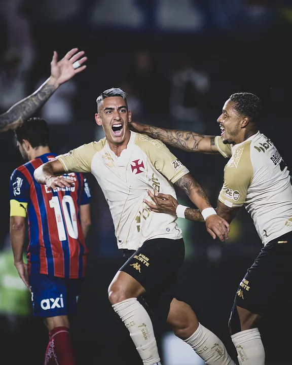 Puma Rodríguez marcou o gol da virada do Vasco sobre o Bahia, na quarta (24)
