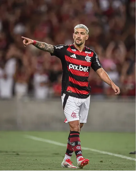 Arrascaeta tem 14 participações em gols pelo Flamengo em 2025
