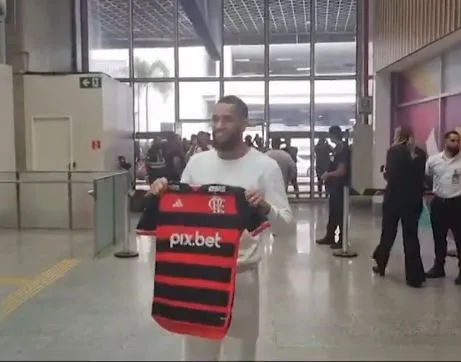 Juninho é aprovado nos exames do Flamengo