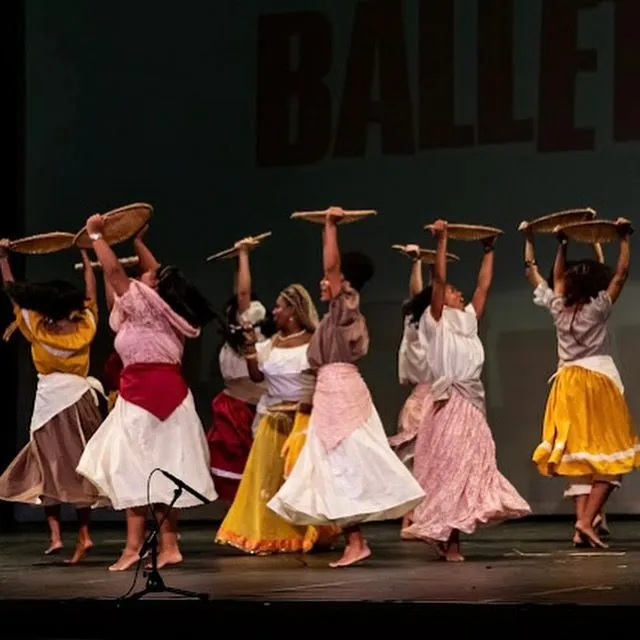 Bailarinos da Cia Livre de Dança da Rocinha