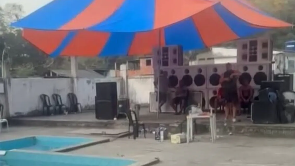 De acordo com informações recebidas pelo Disque Denúncia, o baile seria uma celebração ao aniversário do traficante