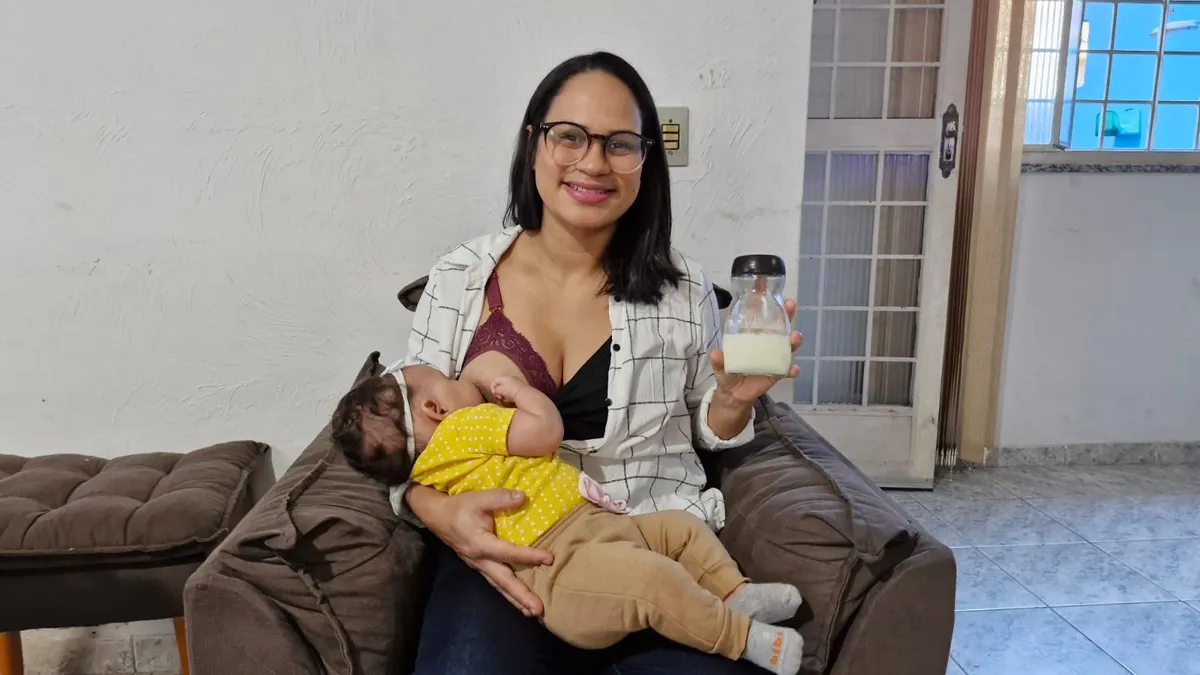 Izânia Maria, mãe de quatro filhas, é umas das colaboradoras mais frequentes do banco de leite do Hospital Rocha Faria