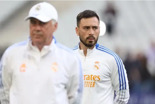 Davide Ancelotti ao lado do pai no Real Madrid