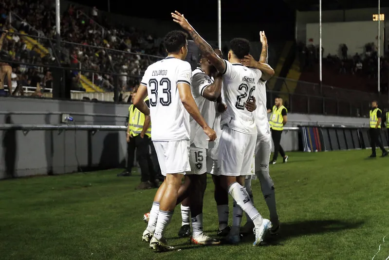 Botafogo chega a três meses de invencibilidade no Brasileirão 2024