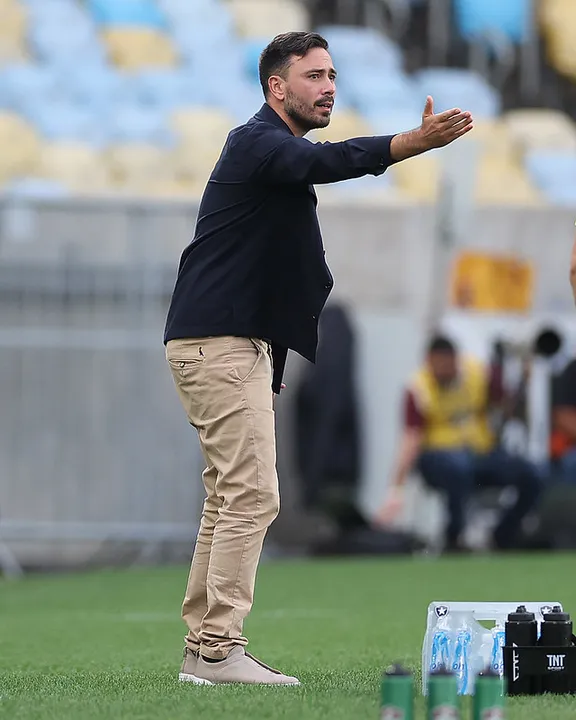 Davide Ancelotti tem problemas para escalar a zaga do Botafogo