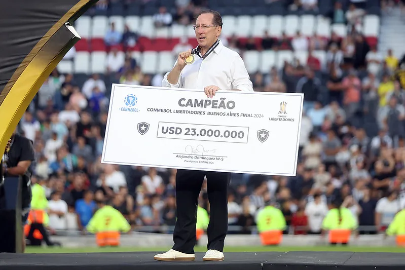 John Textor quer mais reforços para o início de ano no Botafogo