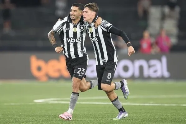 Santi Rodriguez e Montoro comemorando gol sobre o Atlético Mineiro