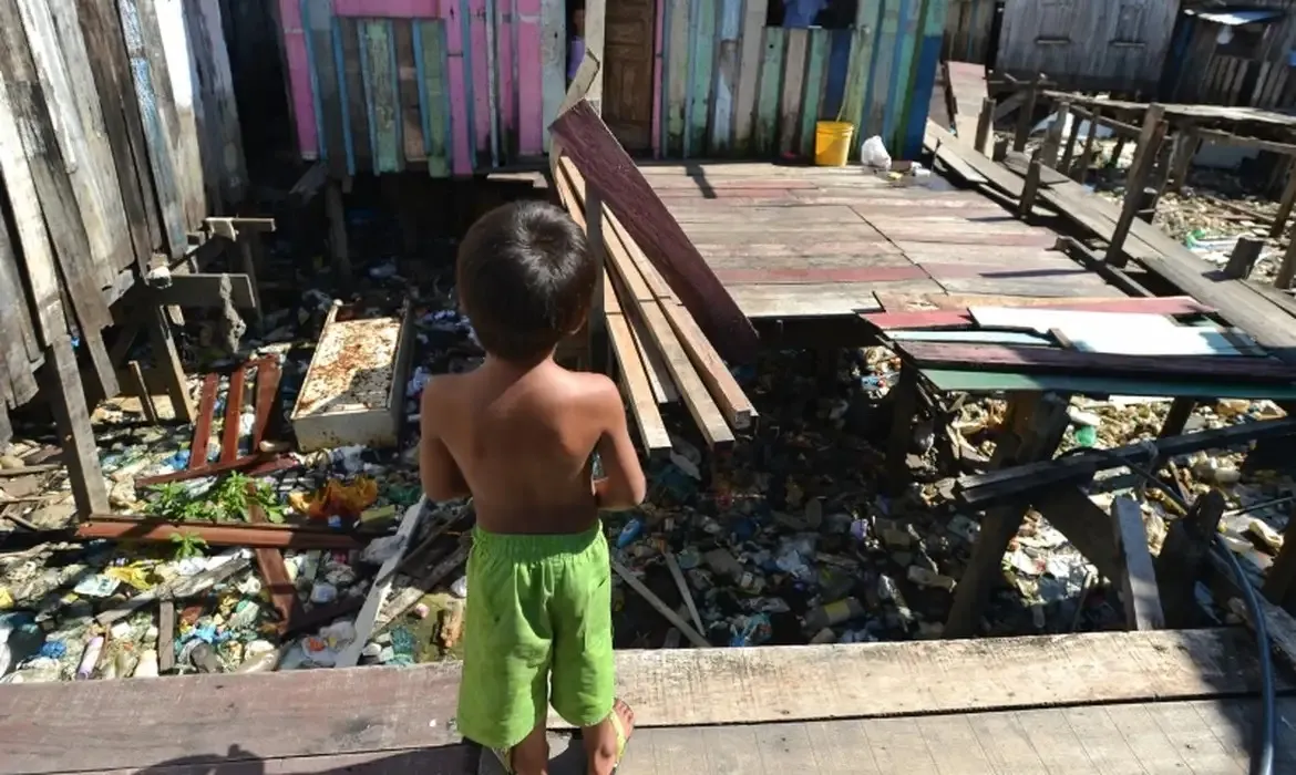 O  Brasil teve redução da pobreza extrema, e atingiu o nível mais baixo desde 2012