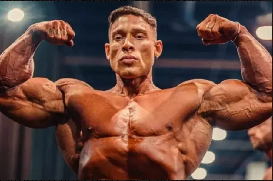 Ramon Dino é campeão da categoria Classic Physique no Mr. Olympia