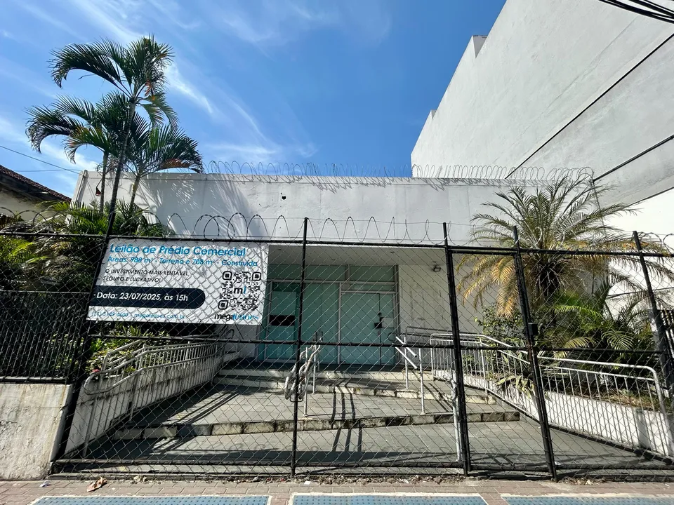 Antiga agência bancária do Itaú, no Centro de São Gonçalo, passou por leilão na Feliciano Sodré