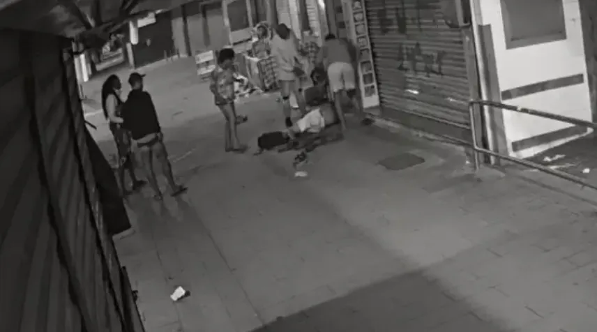De acordo com alguns relatos, todos  os envolvidos seriam moradores de rua
