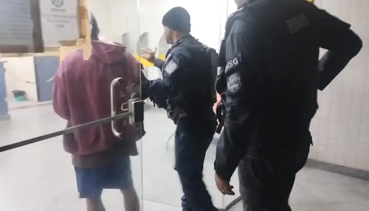 Ambas as ocorrências foram na Rua Coronel Moreira César, no prédio antigo da Cedae