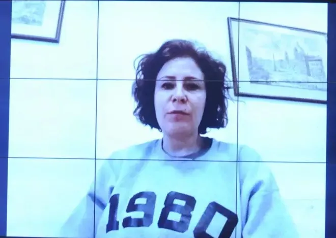 Carla Zambelli inicia greve de fome na cadeia