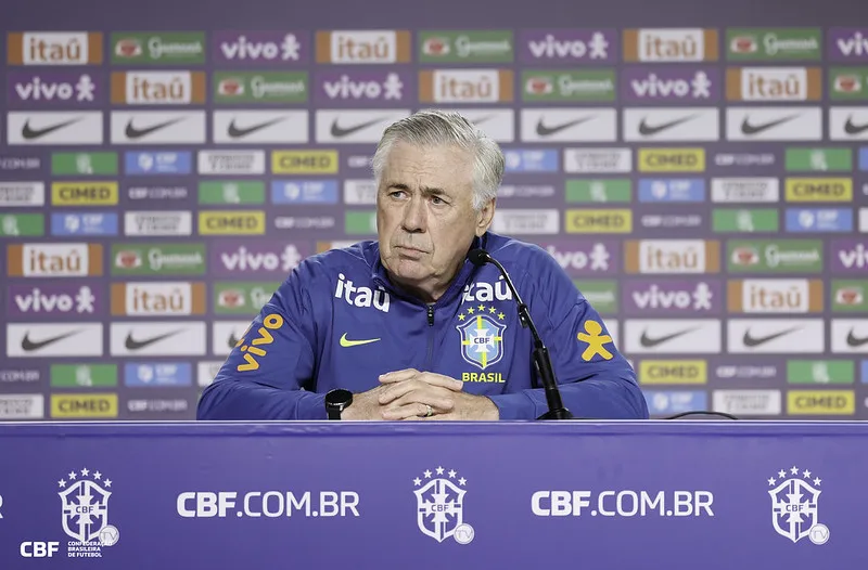 Carlo Ancelotti colocará um time ofensivo no confronto diante do Chile, na quinta (04)