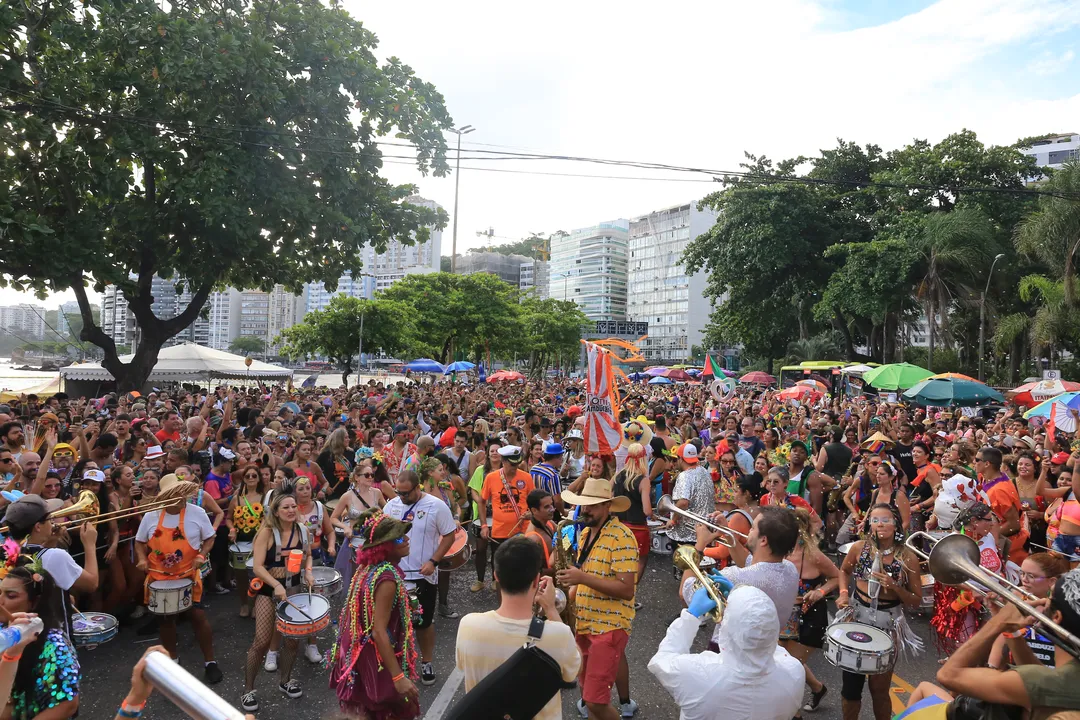 A festa também contará com os tradicionais carnavais de bairro, que este ano serão realizados em 26 locais