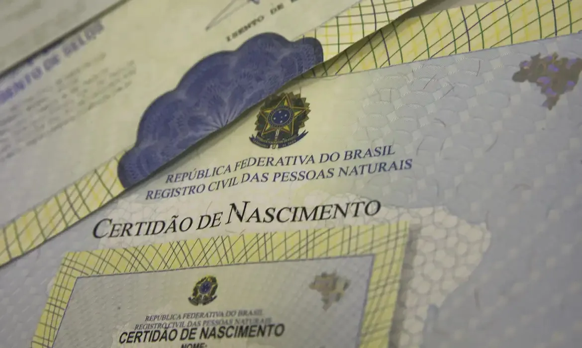 Mais de 200 pessoas no estado do Rio optaram por mudar seu nome diretamente em Cartório de Registro Civil