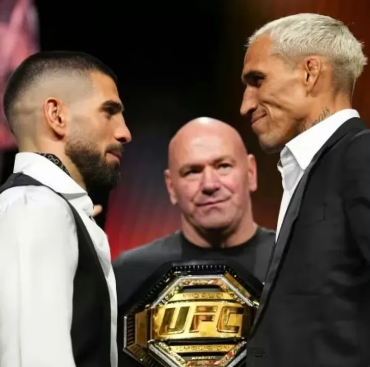 Ilia Topuria e Charles Oliveira se enfrentam na luta principal do UFC 317