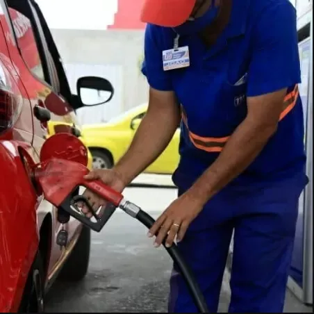Preço dos combustíveis vai cair se cotação do petróleo seguir em baixa