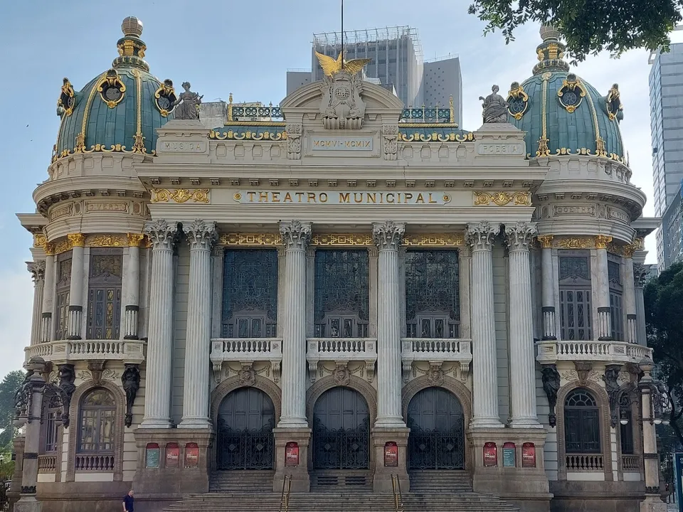 A  direção do Theatro Municipal dará início aos trâmites para contratação da banca organizadora e elaboração do edital