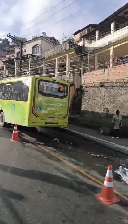 O acidente ocorreu em um trecho conhecido como Estrada da Garganta
