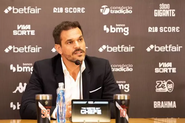 Admar Lopes viajou para negociar com possível reforço do Vasco