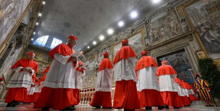 Ontem, no primeiro dia do conclave, ocorreu a primeira votação dentre os 133 cardeais