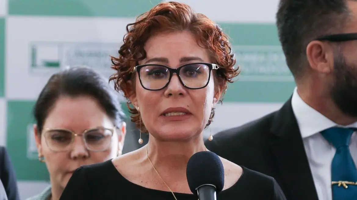 A deputada deixou o país antes que todos os recursos contra sua condenação fossem julgados