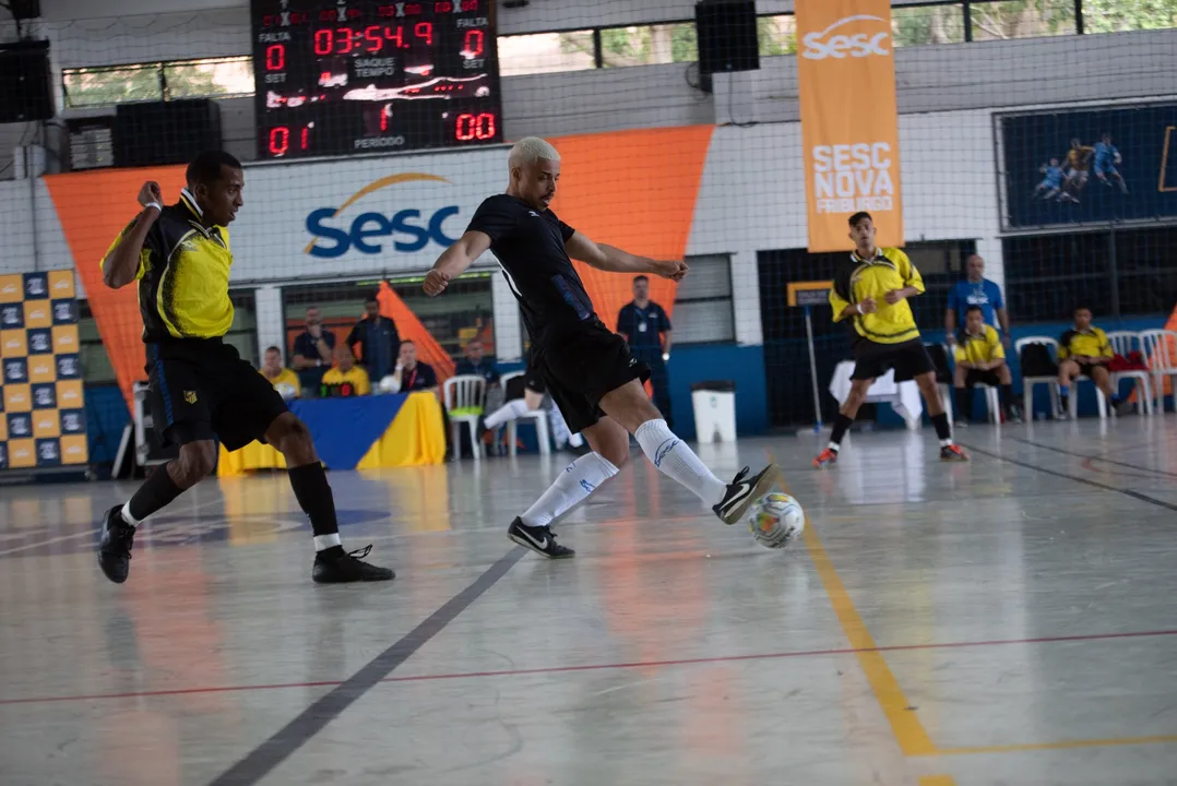 Cada time pode inscrever até 15 atletas na fase regional e dez na final