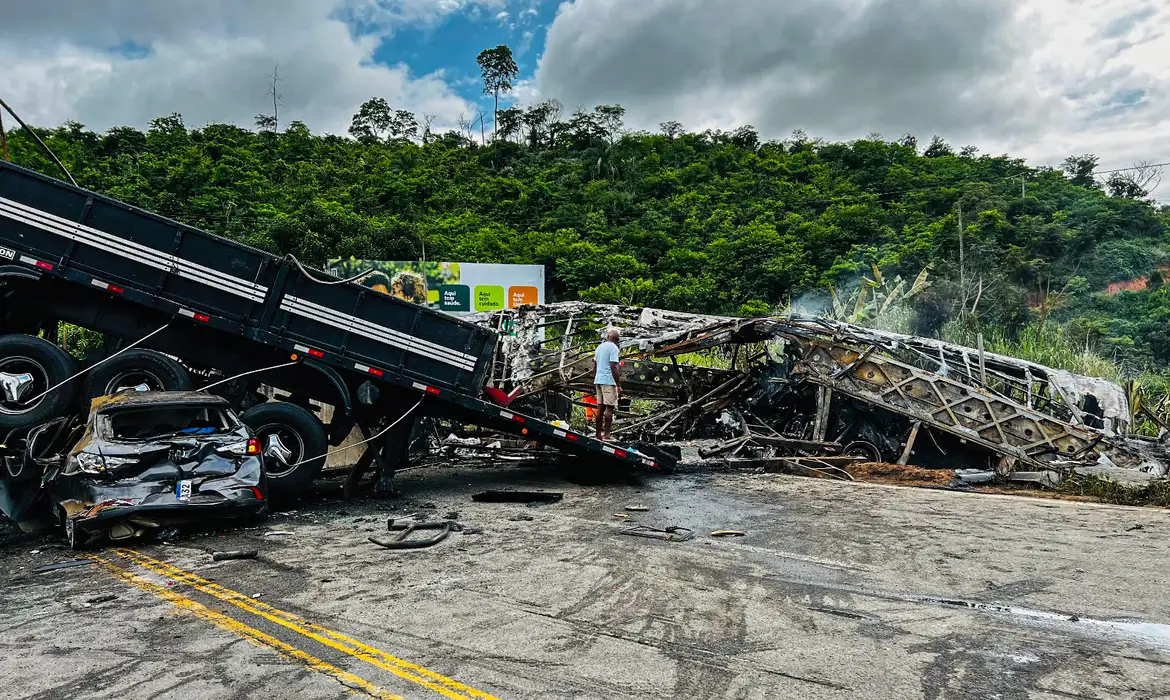 Inicialmente, os corpos foram encaminhados para o posto do IML em Teófilo Otoni