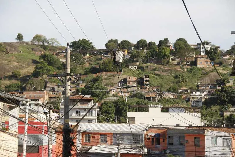 O confronto teve início por volta das 7h