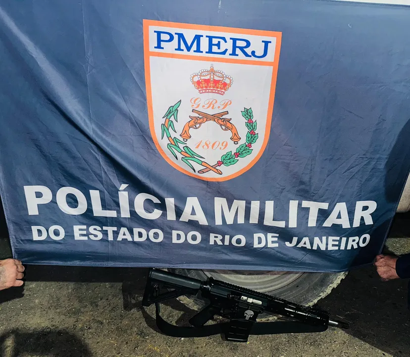 Agentes apreenderam um fuzil AR-10 calibre 7.62, um carregador e nove munições
