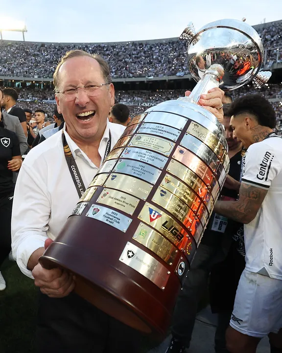 John Textor ficou irritado com declarações de jogadores do Botafogo após derrota para o Racing