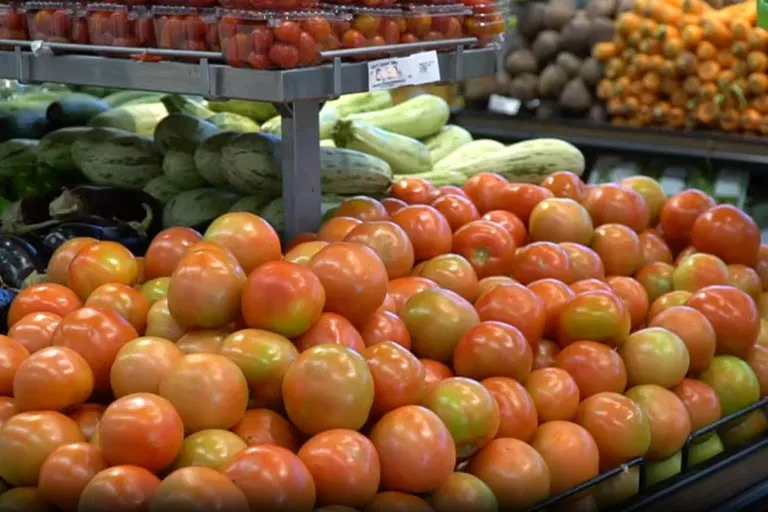 O tomate teve queda em 26 capitais entre agosto e setembro, com variações