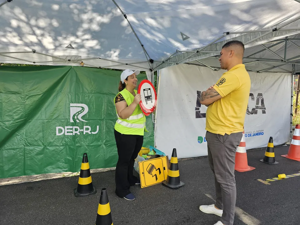 Ação levou simuladores, jogos e orientações a motoristas e pedestres na Via Light