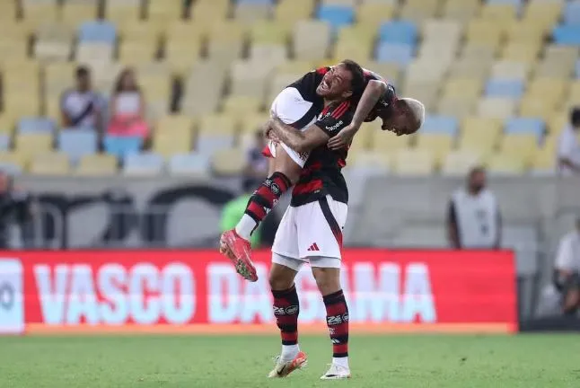 Wesley e Danilo tem firmado parceria desde a chegada do experiente zagueiro ao Flamengo