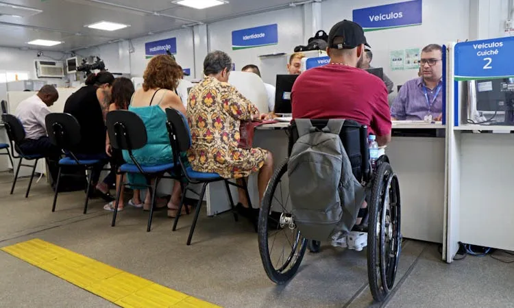 O atendimento será realizado das 8h às 14h, exceto nos postos localizados dentro de shoppings, que abrirão das 10h às 16h