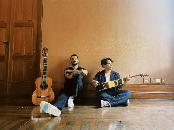 Os artistas Enzo Yuki e Yuri Corbal, ambos com carreiras solo em ascensão, se unem nesse show especial