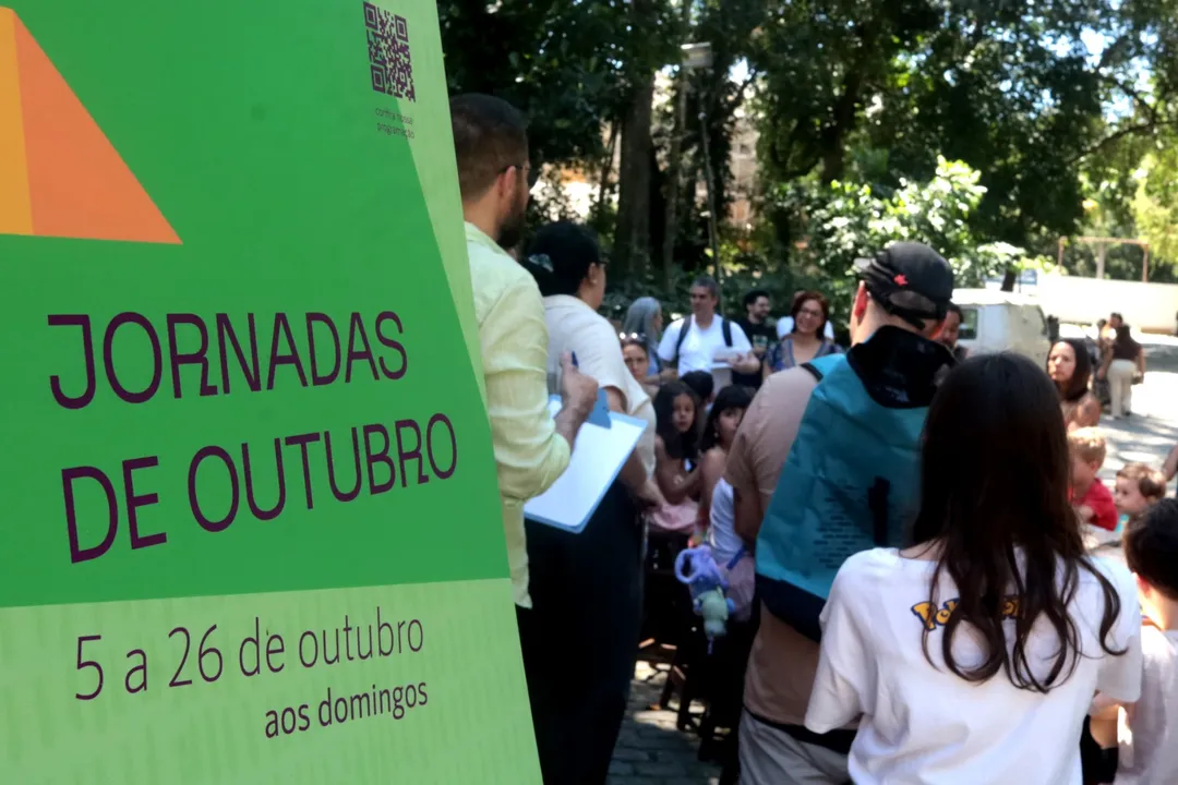 A Escola de Artes Visuais do Parque Lage é uma das principais escolas de arte do Brasil e da América Latina, na formação de novos artistas e novos públicos